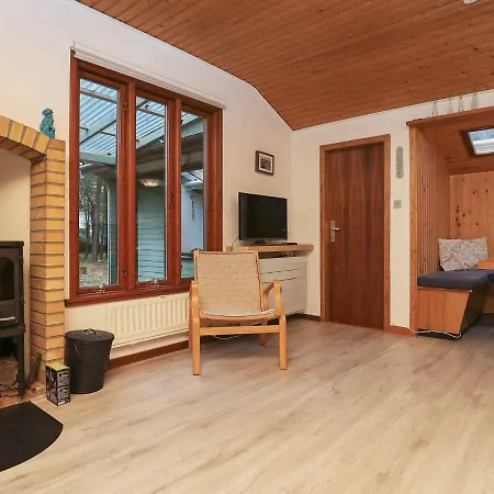 Three-bedroom Holiday In 1