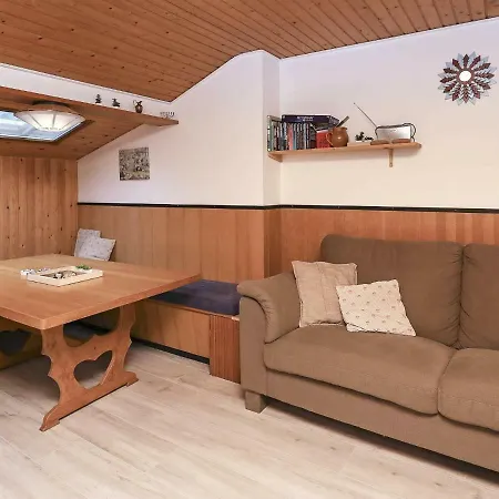 Holiday home Three-bedroom Holiday In 1 *