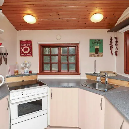 Three-bedroom Holiday In 1 *