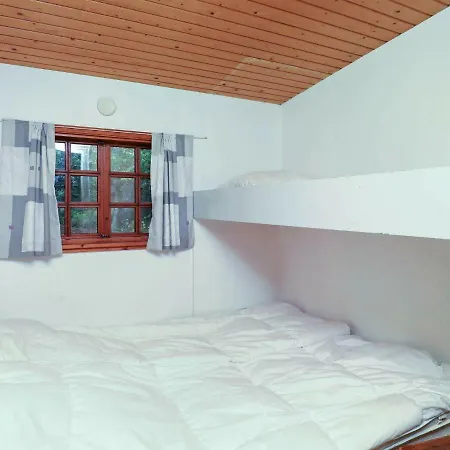 Three-bedroom Holiday In 1 *